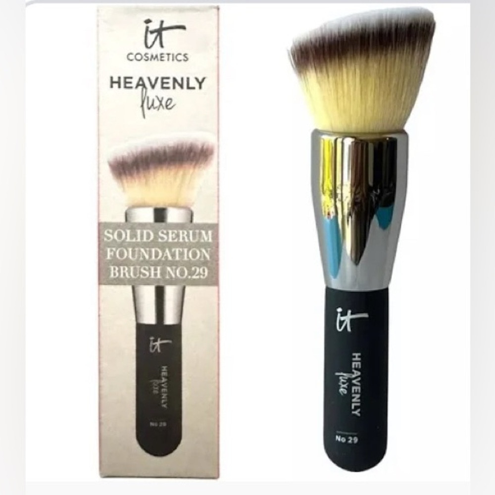 IT Cosmetics Solid Serum Foundation Brush NO. 29. NIB.